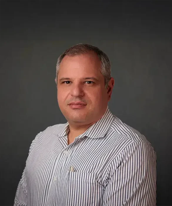 Dr. Roland Segal is the Medical Director at Artemis Adolescent Healing Center