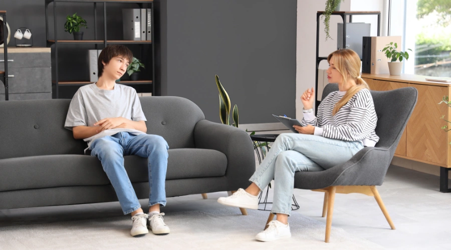 Image of Therapist providing personalized individual therapy for teens to support mental health and daily life challenges